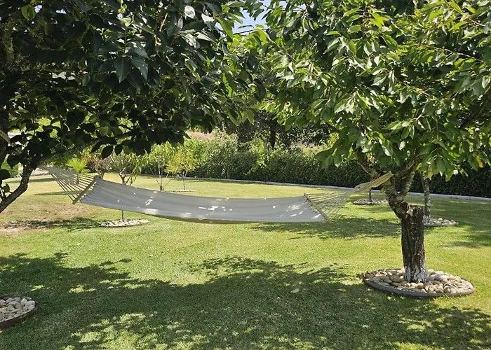 Brook House בית נופש *